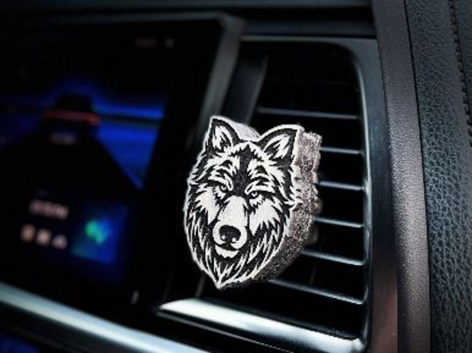 Дефлектор на магните Волк новый черно-белый