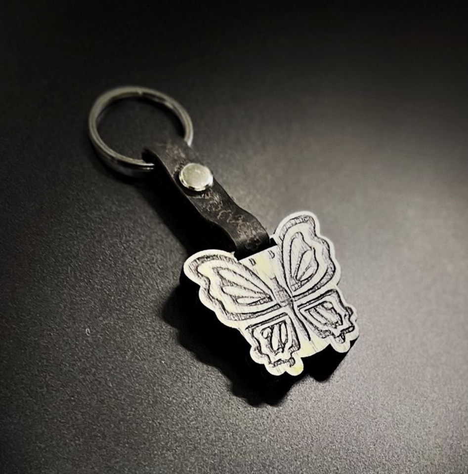 Брелок( ключ для домофона) Бабочка в черно-белом цвете